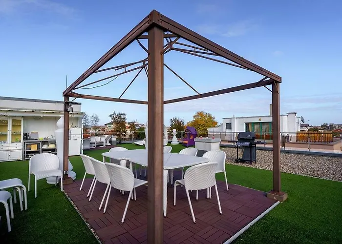 Villa луксозна триетажна къща в центъра на Primorszko