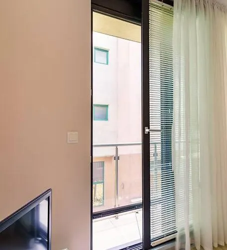 луксозна триетажна къща в центъра на Вилла *