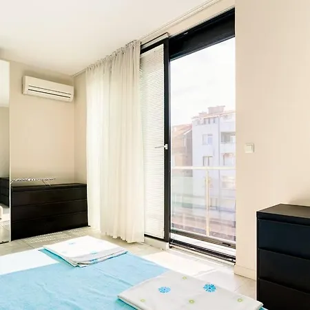 луксозна триетажна къща в центъра на * 普里莫尔斯科