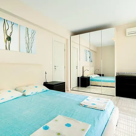 别墅 луксозна триетажна къща в центъра на 普里莫尔斯科