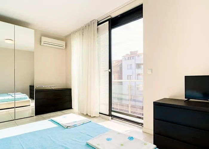 луксозна триетажна къща в центъра на * 普里莫尔斯科