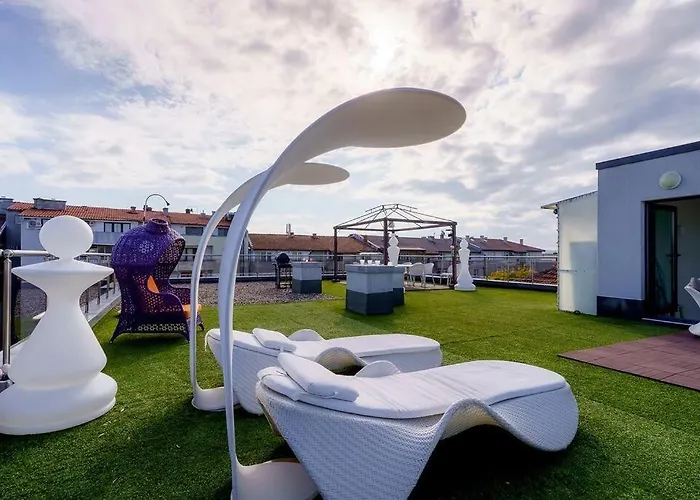 луксозна триетажна къща в центъра на 别墅