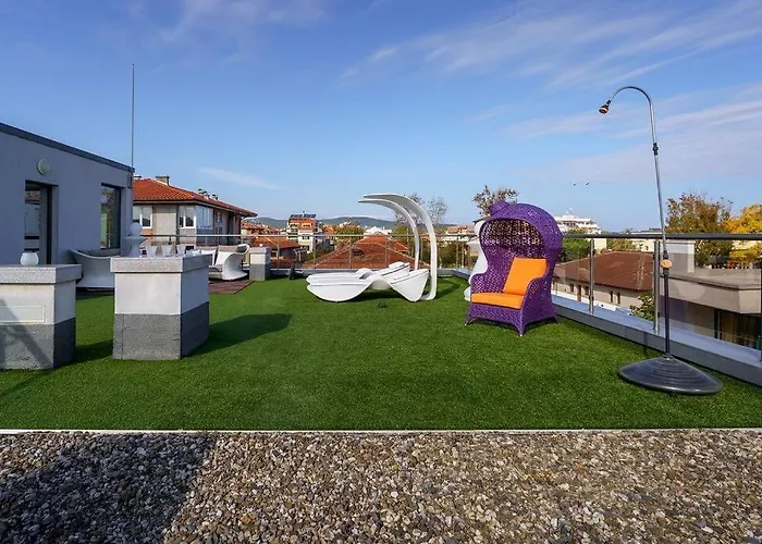 别墅 луксозна триетажна къща в центъра на